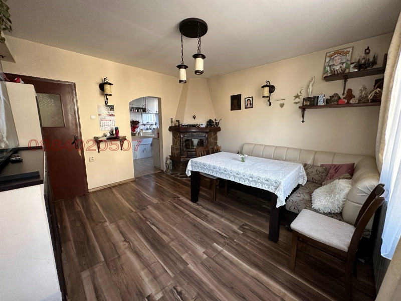 Продава ЕТАЖ ОТ КЪЩА, гр. Велико Търново, Варуша, снимка 15 - Етаж от къща - 52780022