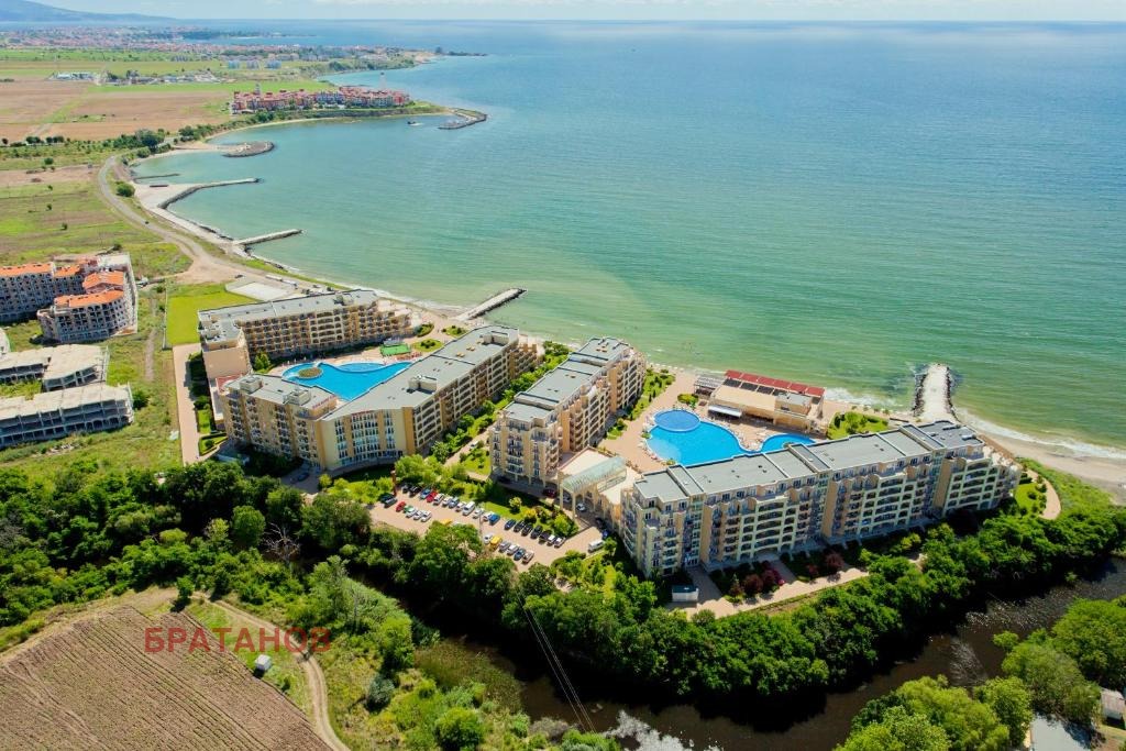 Продава 1-СТАЕН, гр. Ахелой, област Бургас, снимка 2 - Апартаменти - 55648389