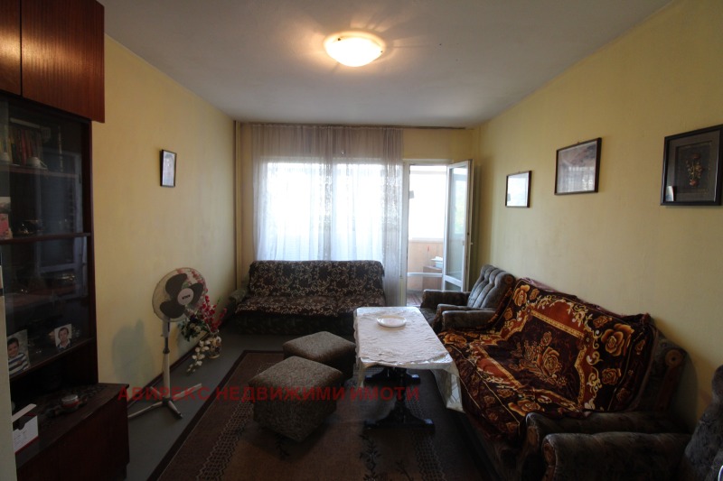 À venda  2 quartos Plovdiv , Izgrev , 92 m² | 74684873