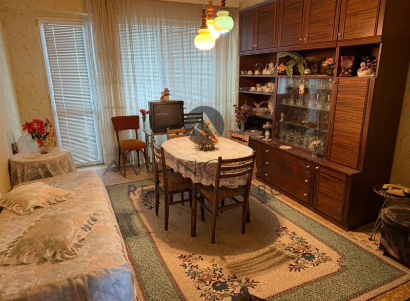 На продаж  3 кімнатна Пловдив , Изгрев , 88 кв.м | 70552614