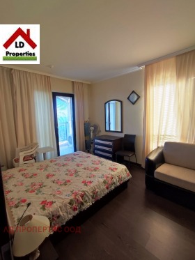 2 bedroom k.k. Zlatni pyasatsi, Varna 7