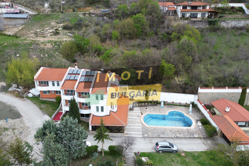 Продава ХОТЕЛ, с. Главатарци, област Кърджали