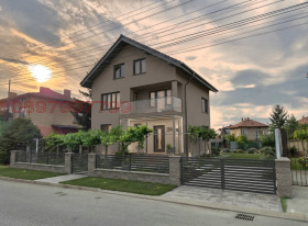 Продава  Къща, гр. Костинброд