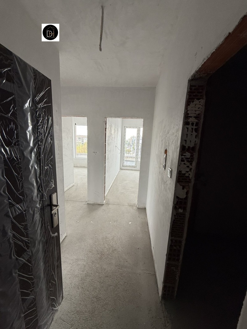 For Sale  2 bedroom Plovdiv , Yuzhen , 90 sq.m | 37426412