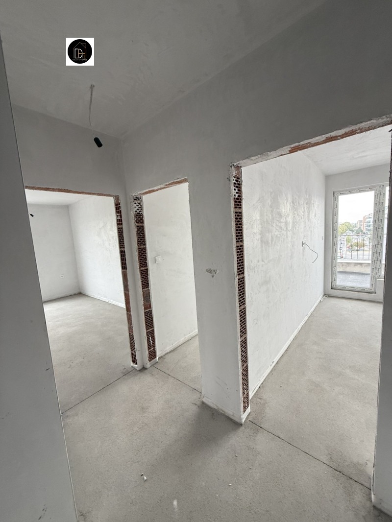 For Sale  2 bedroom Plovdiv , Yuzhen , 90 sq.m | 37426412 - image [2]