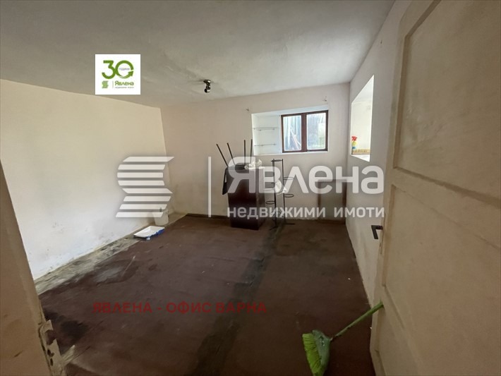 Продава ЕТАЖ ОТ КЪЩА, гр. Варна, Цветен квартал, снимка 6 - Етаж от къща - 49120906