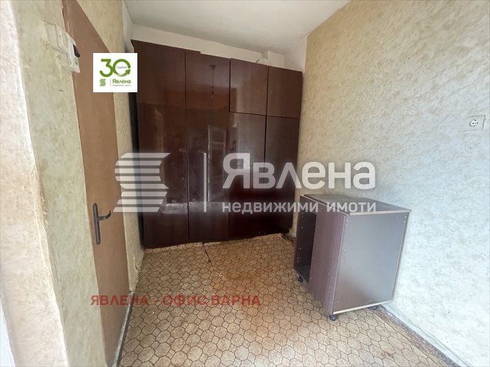 Продава ЕТАЖ ОТ КЪЩА, гр. Варна, Цветен квартал, снимка 3 - Етаж от къща - 49120906