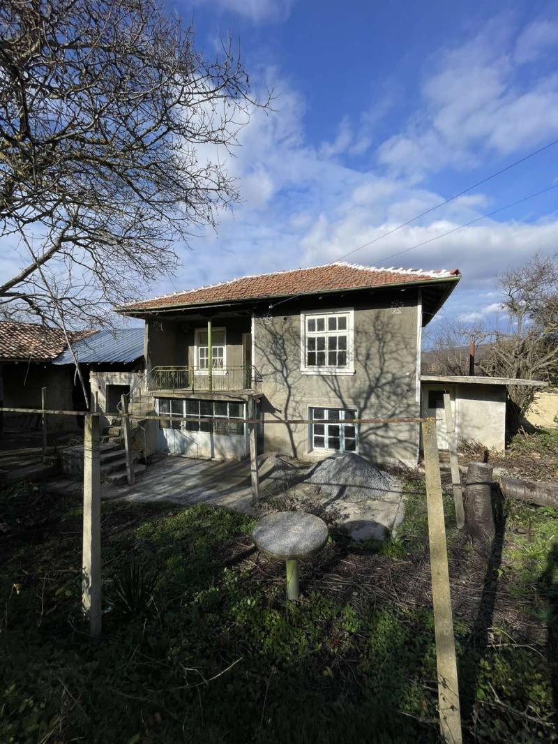 Продава КЪЩА, с. Желъд, област Шумен, снимка 2 - Къщи - 52703870