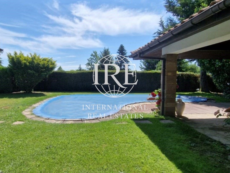 Продава КЪЩА, гр. Балчик, област Добрич