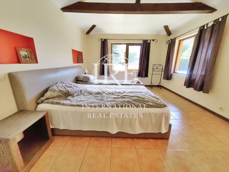 Продава КЪЩА, гр. Балчик, област Добрич, снимка 6 - Къщи - 53188269