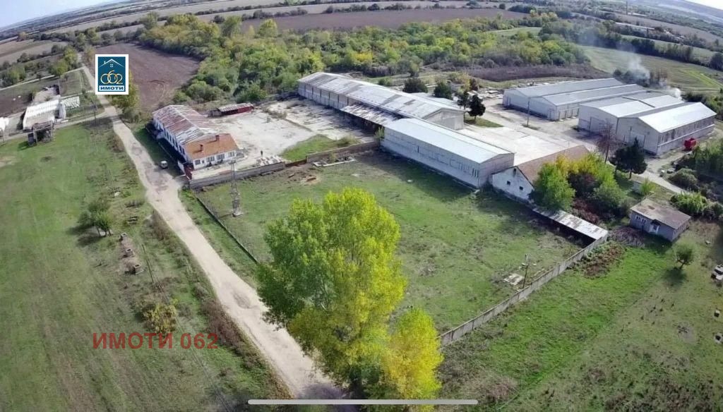 Продава ПРОМ. ПОМЕЩЕНИЕ, с. Ресен, област Велико Търново, снимка 4 - Производствени сгради - 54816744