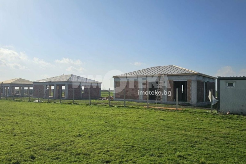 Продава КЪЩА, с. Калиманци, област Варна, снимка 13 - Къщи - 50707049