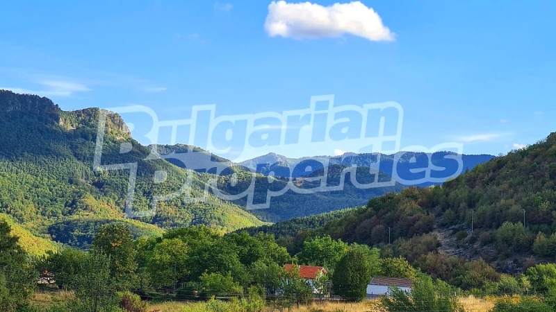 Продава ПАРЦЕЛ, с. Орешец, област Пловдив