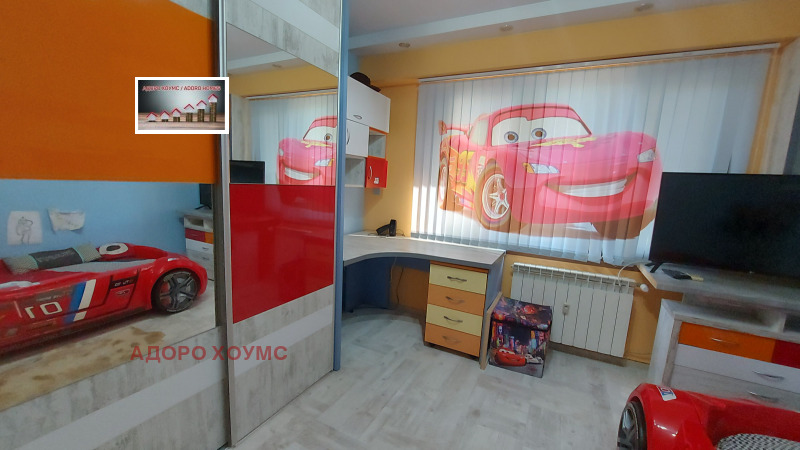 Продава  4-стаен град Русе , Възраждане , 104 кв.м | 47394644 - изображение [8]