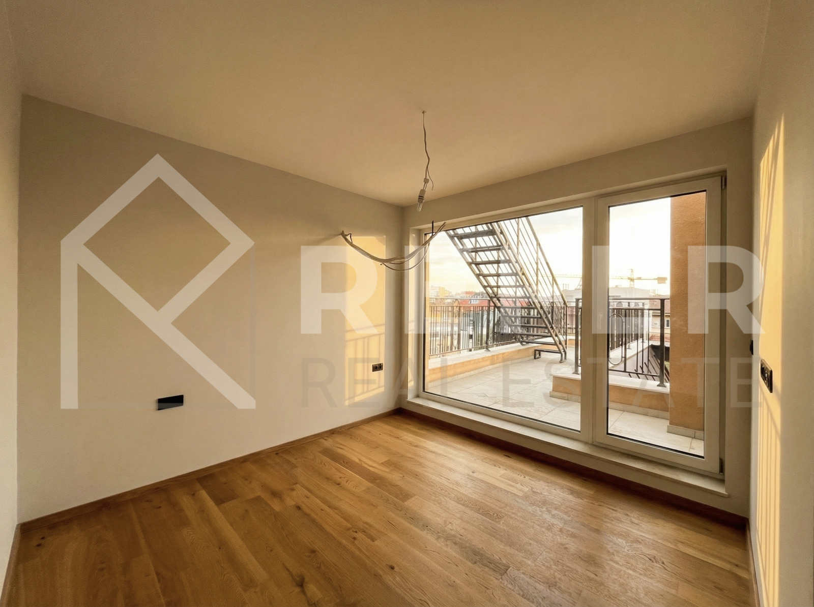 Продава 3-СТАЕН, гр. София, Център, снимка 2 - Апартаменти - 54049876