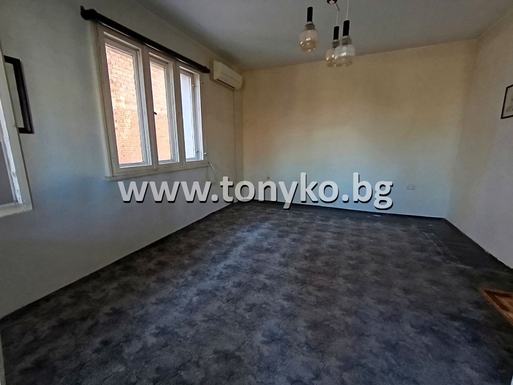Продава ЕТАЖ ОТ КЪЩА, гр. Пловдив, Гагарин, снимка 2 - Етаж от къща - 54599768