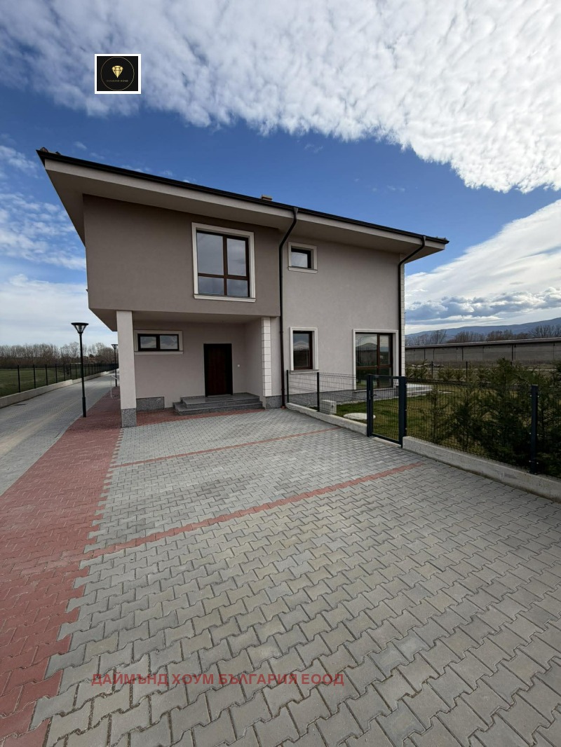 Продава КЪЩА в град Пловдив, Прослав - 215 кв.м / 330 000 € » 645 423.90 лв., ДАЙМЪНД ХОУМ БЪЛГАРИЯ ЕООД