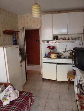3-стаен град София, Красна поляна 2