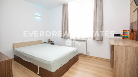 3 Schlafzimmer Wladaja, Sofia 11