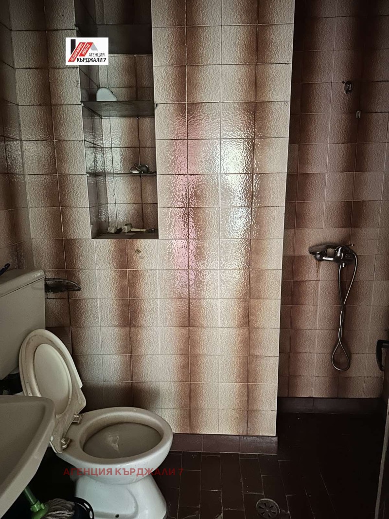 Продава 2-СТАЕН, гр. Кърджали, Възрожденци, снимка 6 - Апартаменти - 53338321