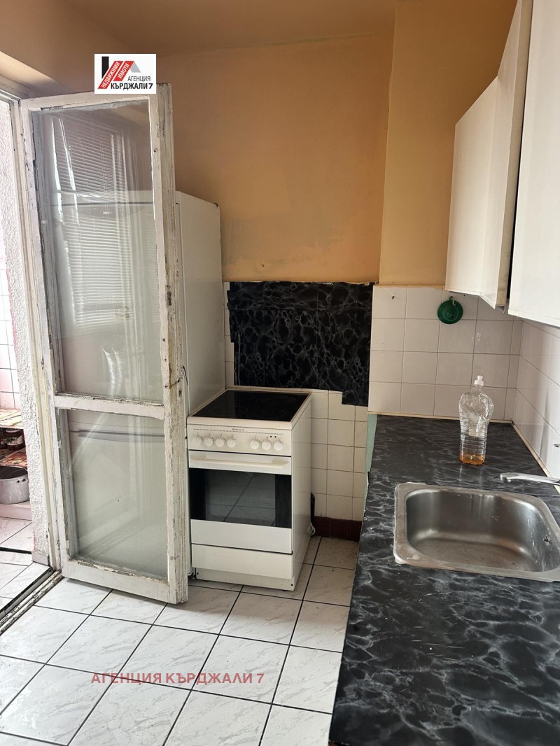 Продава 2-СТАЕН, гр. Кърджали, Възрожденци, снимка 7 - Апартаменти - 53338321