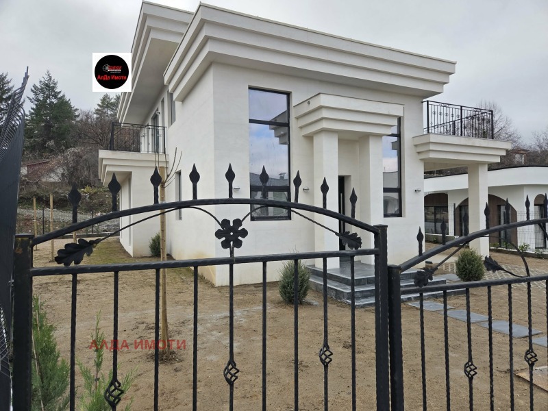 Продава КЪЩА, гр. София, м-т Детски град