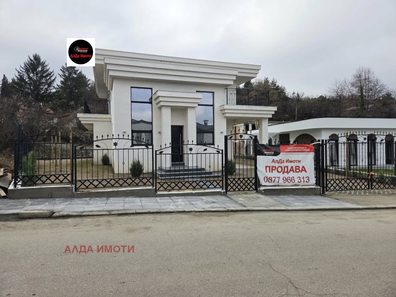 Продава КЪЩА, гр. София, м-т Детски град