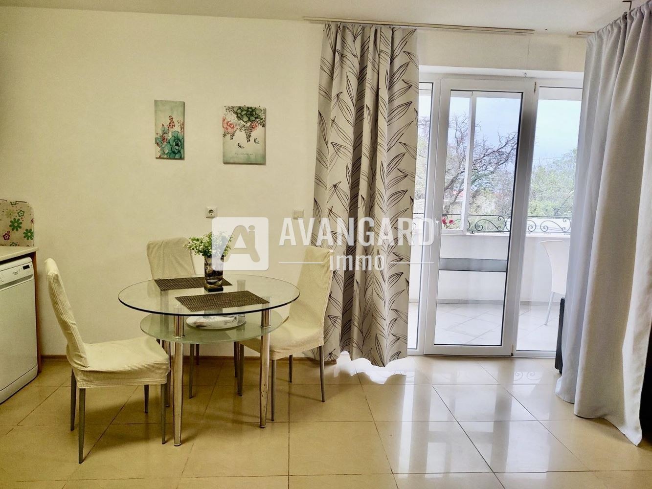 Продава 2-СТАЕН, гр. Варна, к.к. Св.Св. Константин и Елена