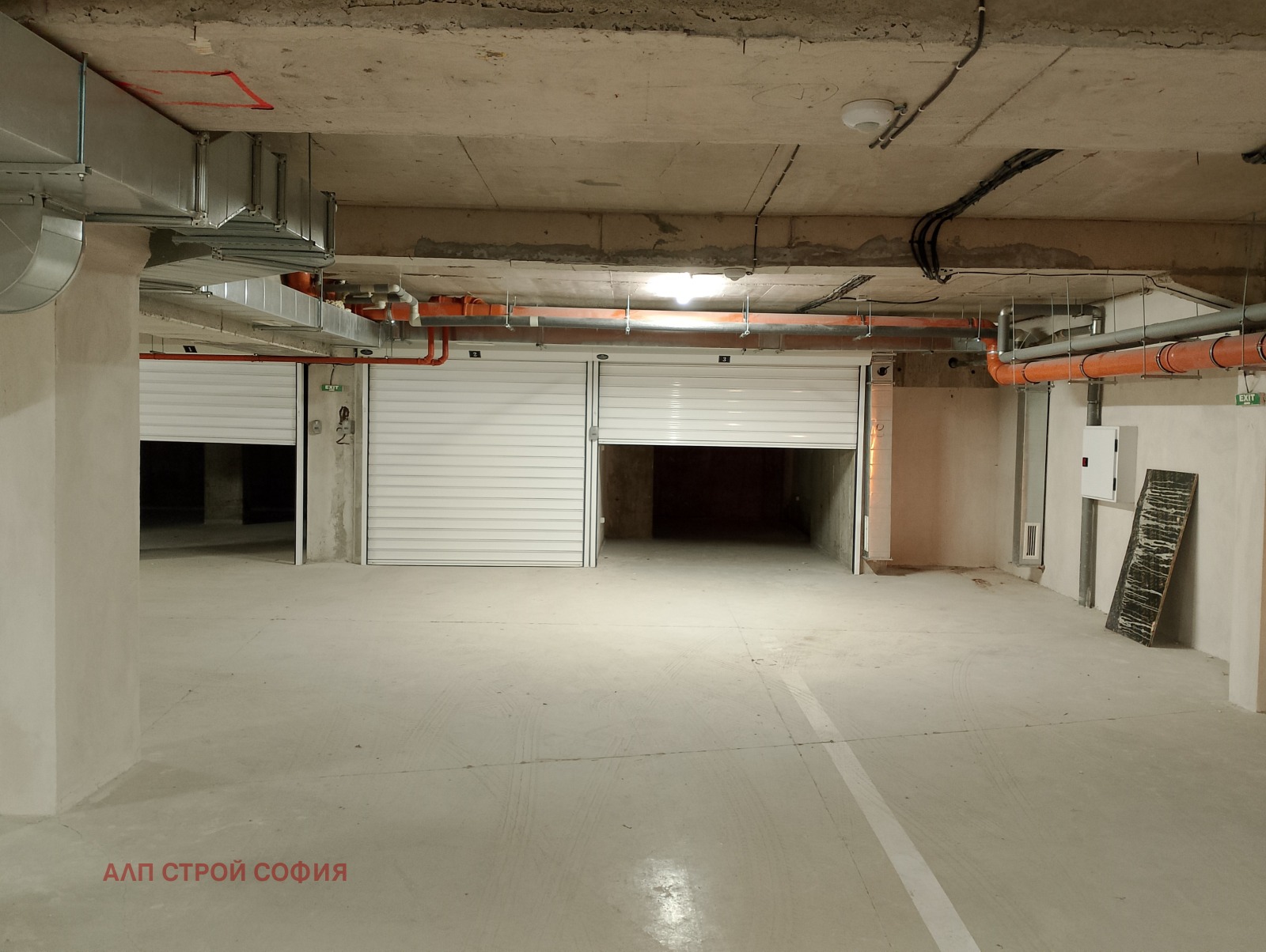 Продава ГАРАЖ, ПАРКОМЯСТО, гр. София, Триъгълника, снимка 3 - Гаражи и паркоместа - 53688644