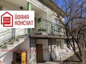 House Apriltsi, region Lovech 1