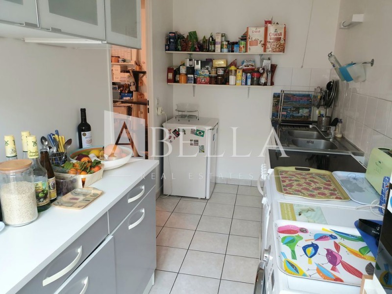 Продава 3-СТАЕН, гр. София, Център, снимка 5 - Апартаменти - 52562827