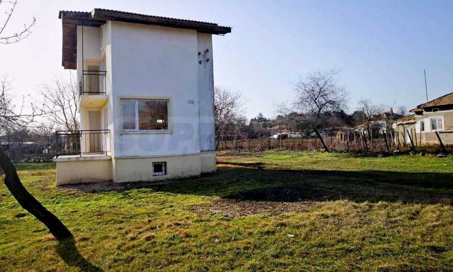 Продава КЪЩА, с. Малина, област Добрич, снимка 2 - Къщи - 56095991
