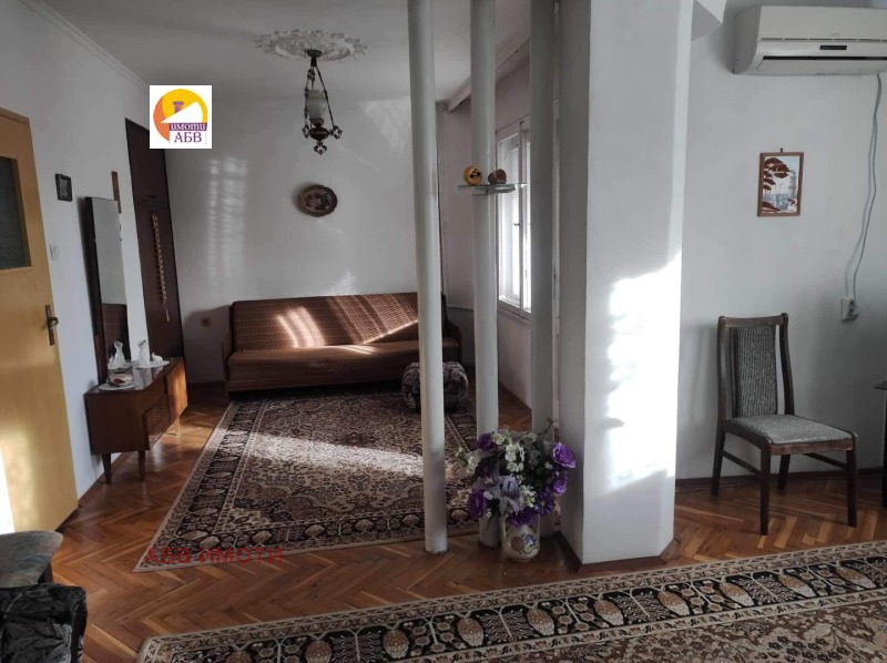 À venda  Mais de 3 quartos Veliko Tarnovo , Buzludja , 130 m² | 52769141 - imagem [2]