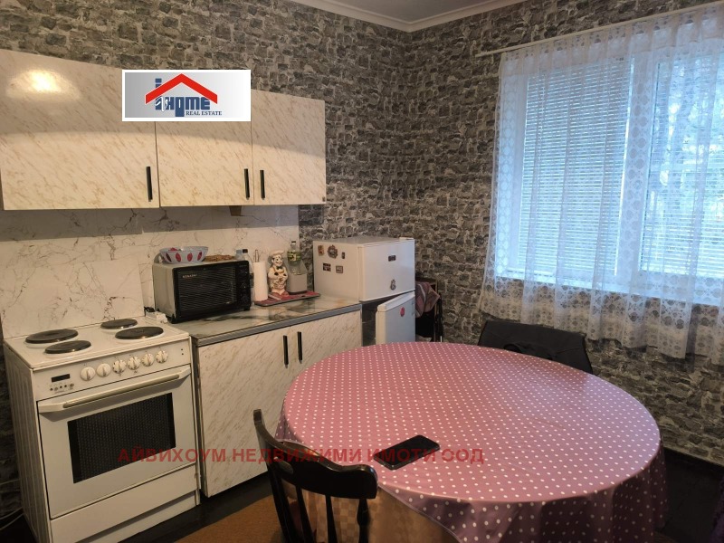 Продава КЪЩА, област Плевен, гр. Тръстеник • 70000 € / 136908.10 лв. • 24408954 1