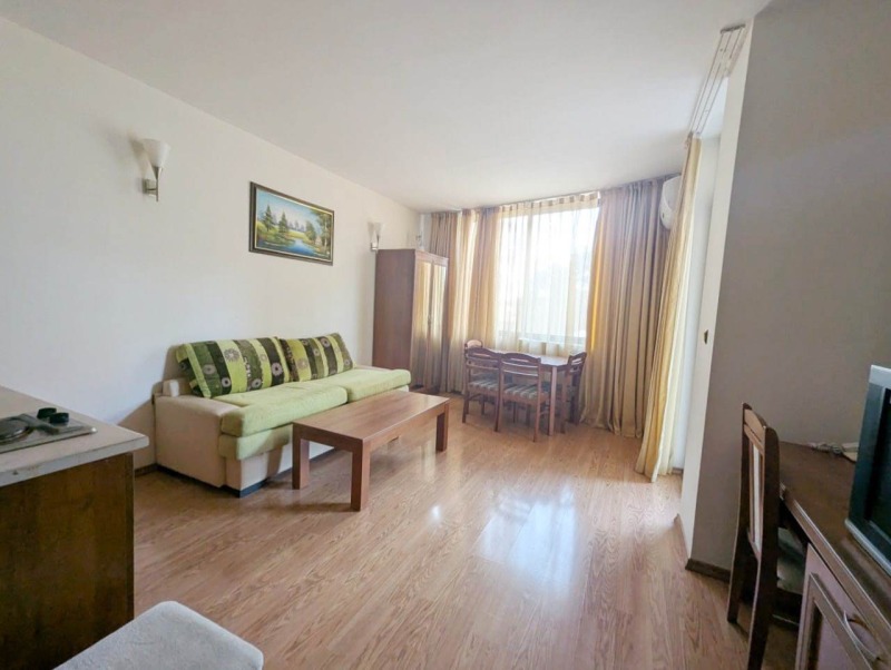 Продава 2-СТАЕН, област Бургас, к.к. Слънчев бряг • 69900 € / 136712.52 лв. • 38794114 1