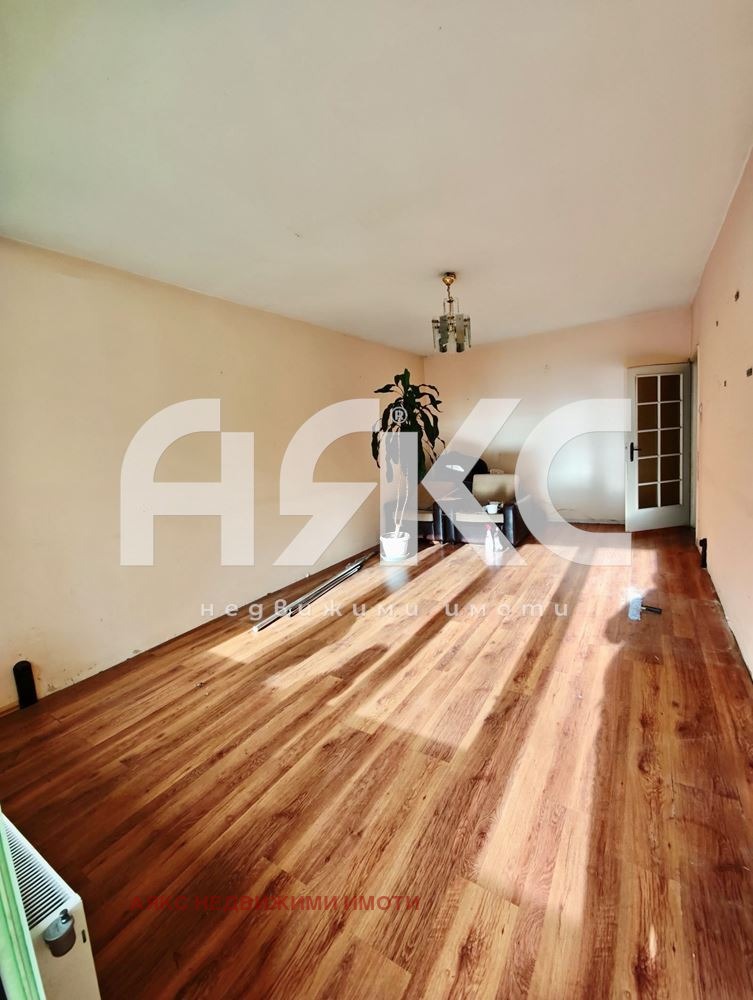 Продава 3-СТАЕН, гр. София, Дианабад