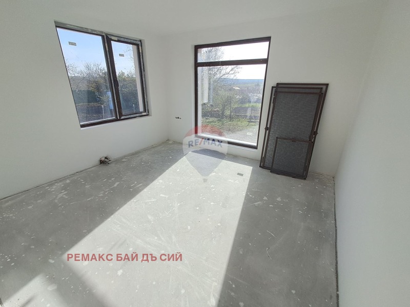 Продава КЪЩА, с. Изгрев, област Варна, снимка 11 - Къщи - 52466109