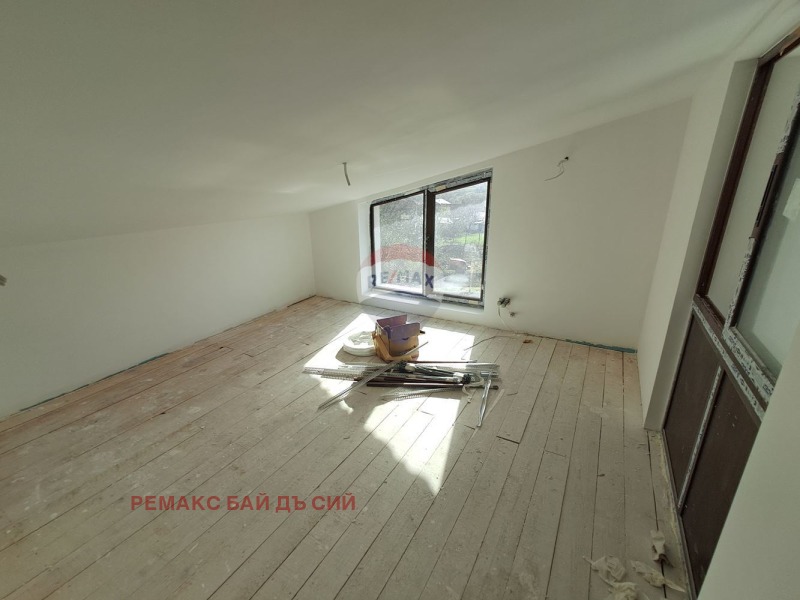 Продава КЪЩА, с. Изгрев, област Варна, снимка 16 - Къщи - 52466109