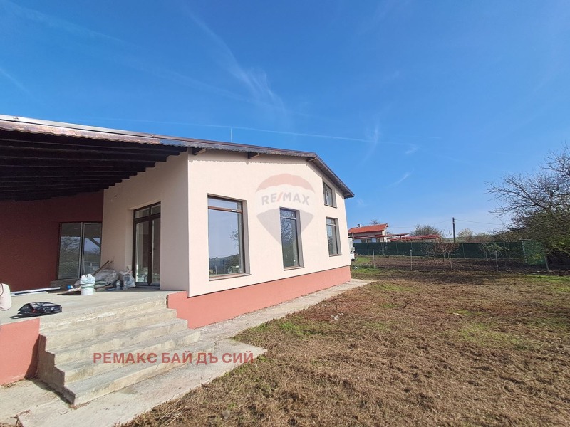 Продава КЪЩА, с. Изгрев, област Варна, снимка 3 - Къщи - 52466109
