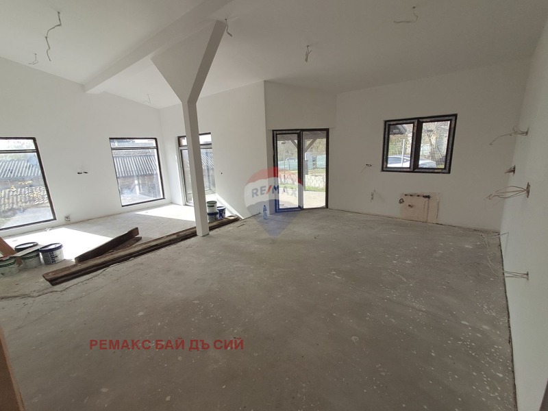 Продава КЪЩА, с. Изгрев, област Варна, снимка 5 - Къщи - 52466109