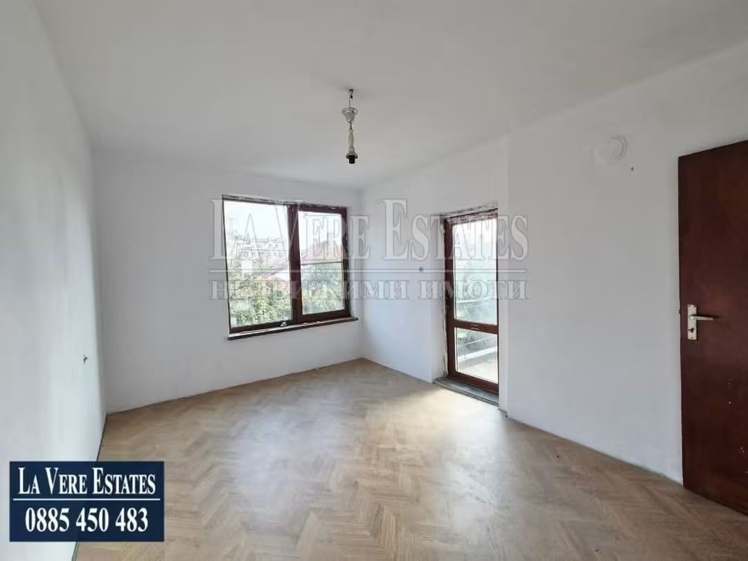 Продава ЕТАЖ ОТ КЪЩА, гр. Русе, Широк център, снимка 12 - Етаж от къща - 54939045
