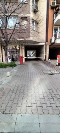 Продава ГАРАЖ, ПАРКОМЯСТО, гр. София, Център, снимка 1