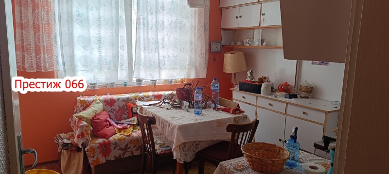 Продава 3-СТАЕН, гр. Шумен, Математическа гимназия, снимка 2 - Апартаменти - 52331973