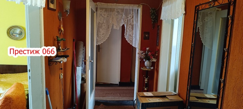 Продава 3-СТАЕН, гр. Шумен, Математическа гимназия, снимка 3 - Апартаменти - 52331973