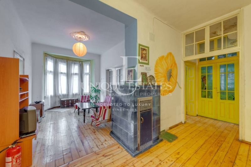 Продава  Многостаен, град София, Център •  450 000 EUR • ID 75114339 — holmes.bg - [1] 