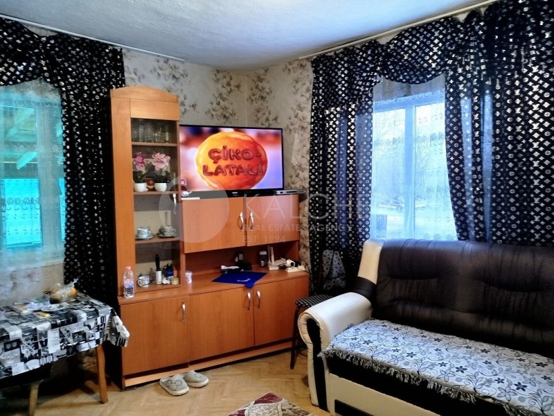 Продава КЪЩА, с. Гурково, област Добрич, снимка 2 - Къщи - 53256832