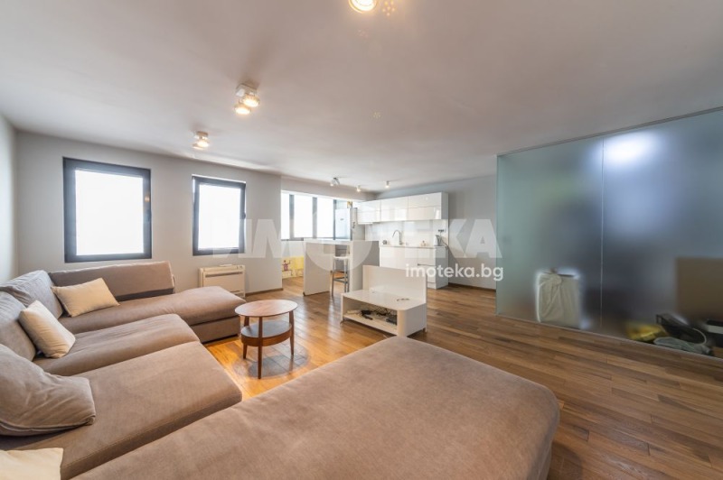 Na prodej  1 ložnice Varna , Ljatno kino Trakija , 95 m2 | 97581720 - obraz [2]