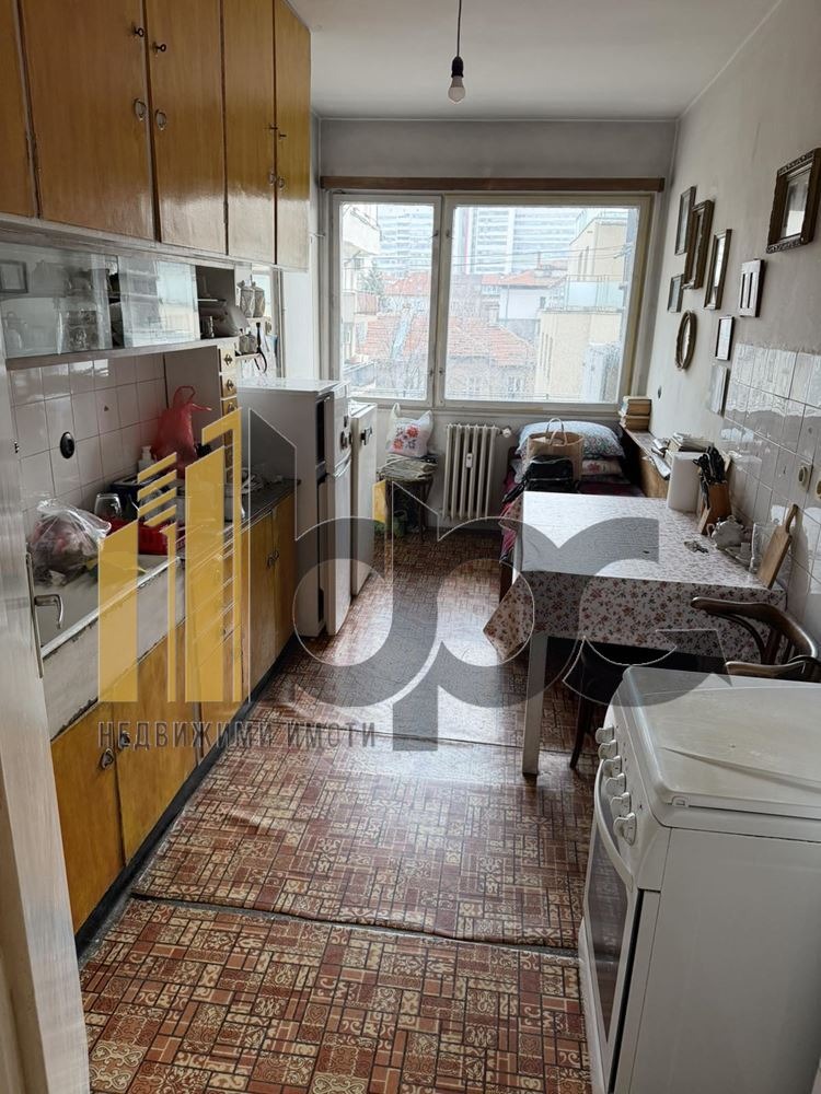 Продава 4-СТАЕН, гр. София, Медицинска академия, снимка 4 - Апартаменти - 53230507