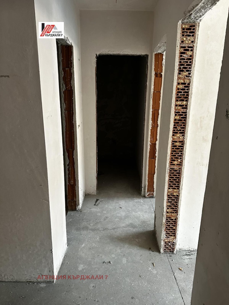 Продава 3-СТАЕН, гр. Кърджали, Възрожденци, снимка 3 - Апартаменти - 53414286