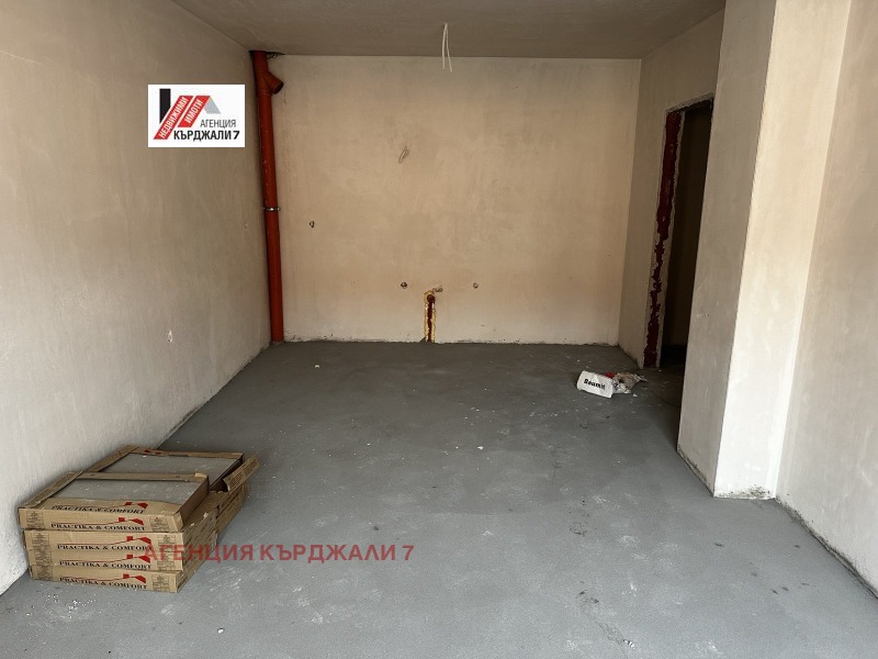 Продава 3-СТАЕН, гр. Кърджали, Възрожденци, снимка 8 - Апартаменти - 53414286